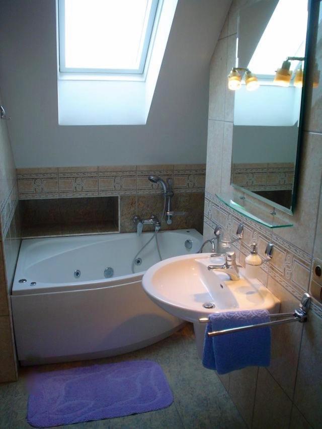 10 Bed And Breakfast Poznan Ngoại thất bức ảnh