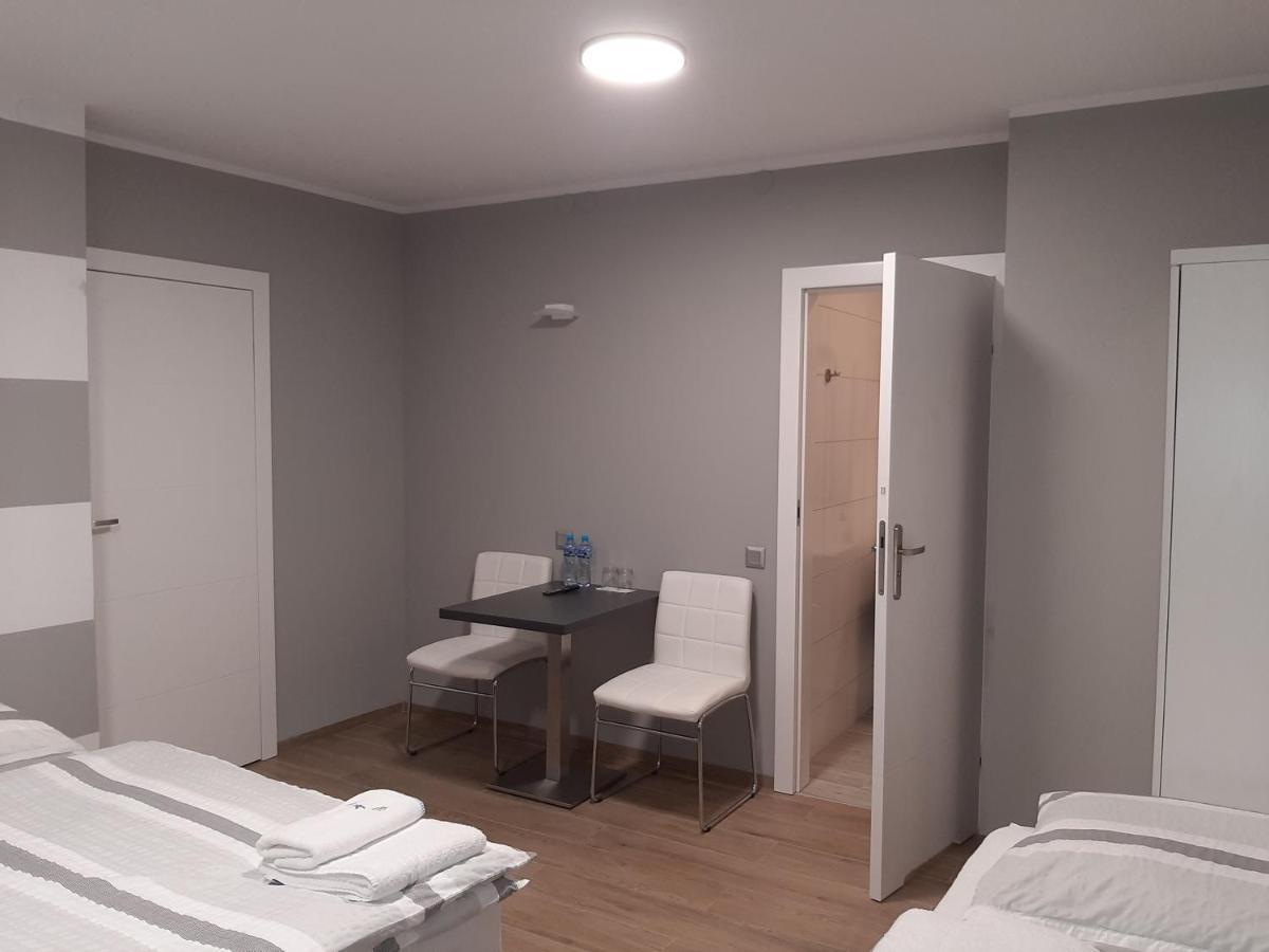 10 Bed And Breakfast Poznan Ngoại thất bức ảnh