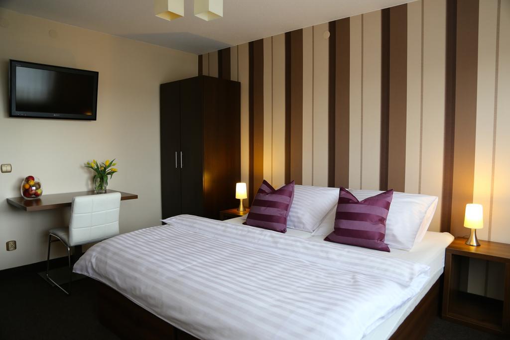 10 Bed And Breakfast Poznan Ngoại thất bức ảnh