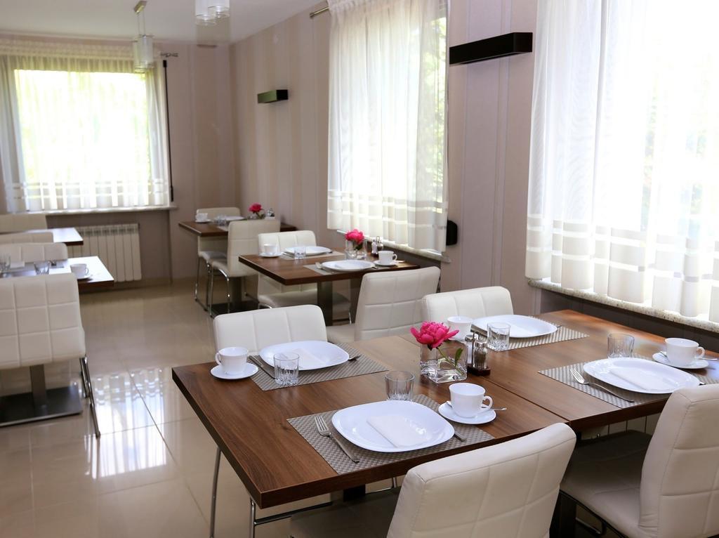 10 Bed And Breakfast Poznan Ngoại thất bức ảnh